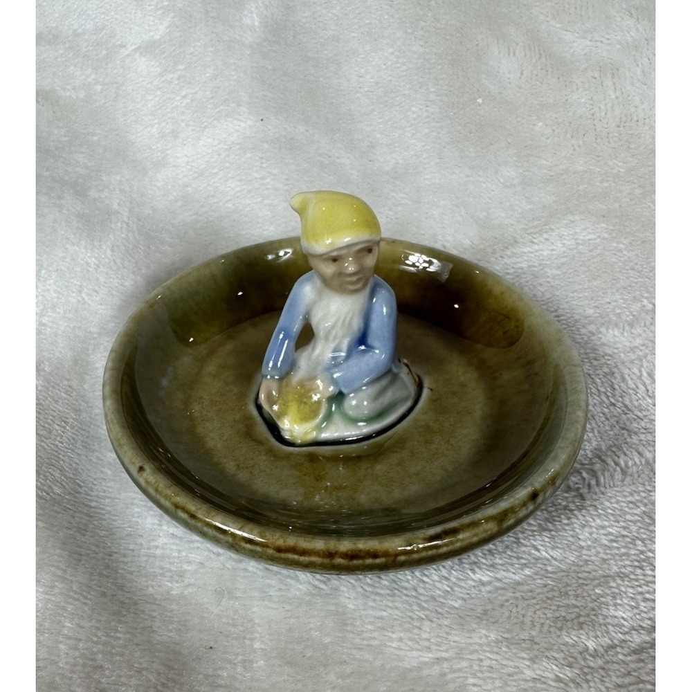 Vintage Wade Irish Porcelain Elf/Gnome/Leprechaun Trinket Dish Ring Catcher
